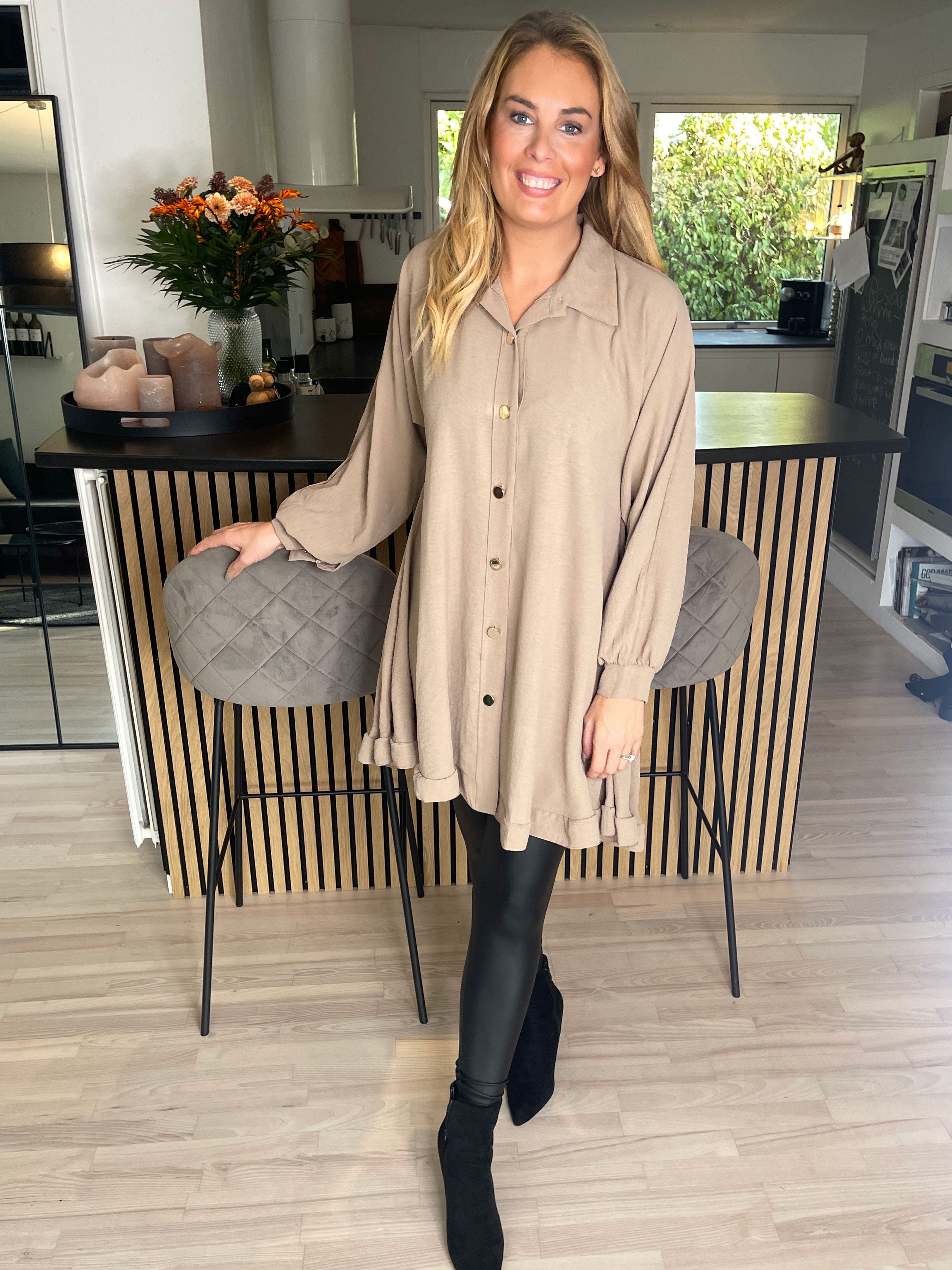 Nilsa - Sød skjorte kjole med lille flæse